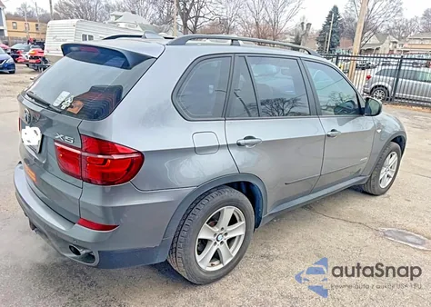 2011 BMW X5 xDrive35D z USA, uszkodzony, nr VIN 5UXZW0C59BL657697